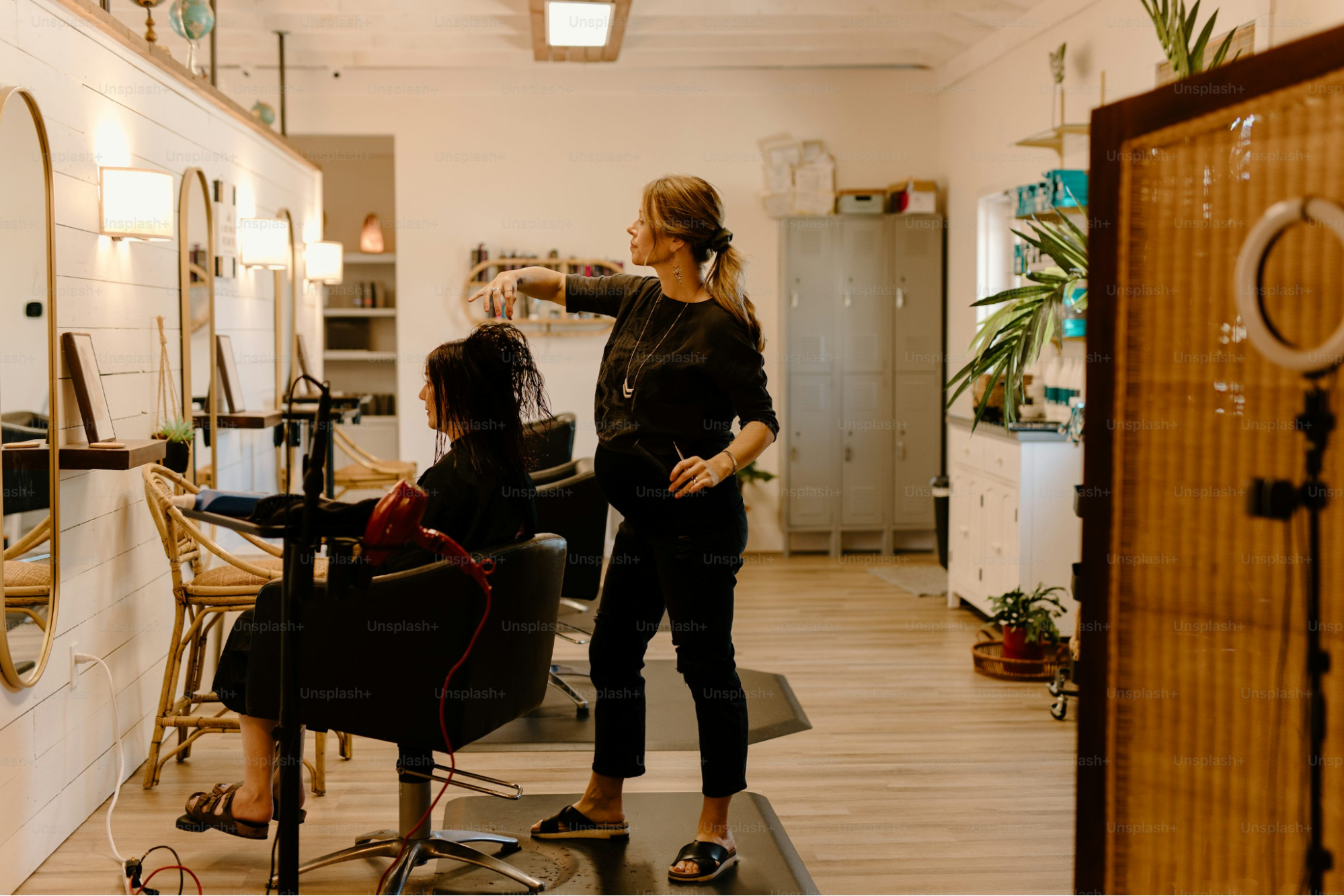 How to Prepare for Your First Visit to a Beauty Salon